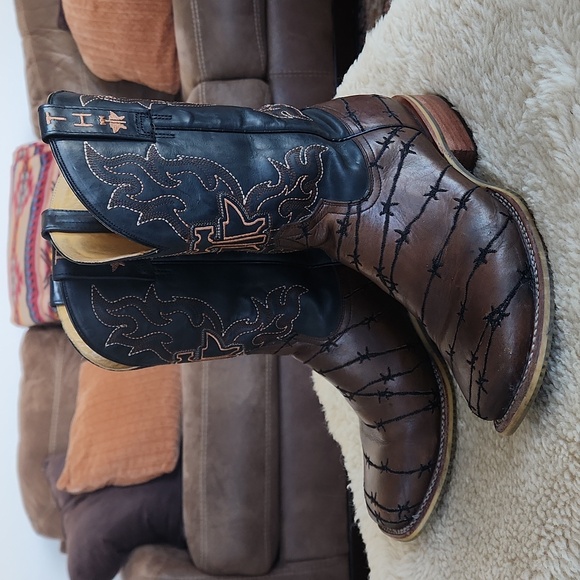 Men's *Keep Out With Longhorn Lights" Handmade Brown Leather Cowboy Boots ๐ค ๐ข๐ - Picture 10 of 17